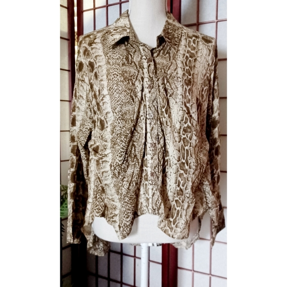 Epique Moi Women's Brown/Tan Runched Snake Print Button Front Blouse - Picture 14 of 16